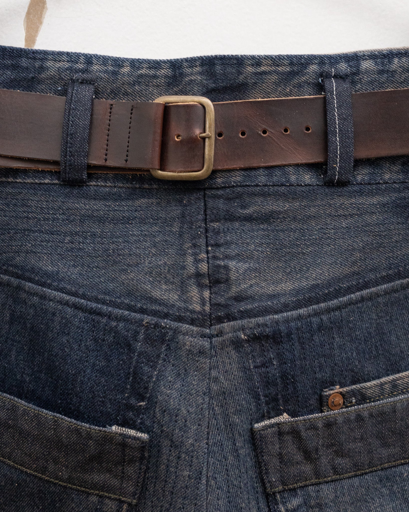 Belt Back Kakishibu Jeans