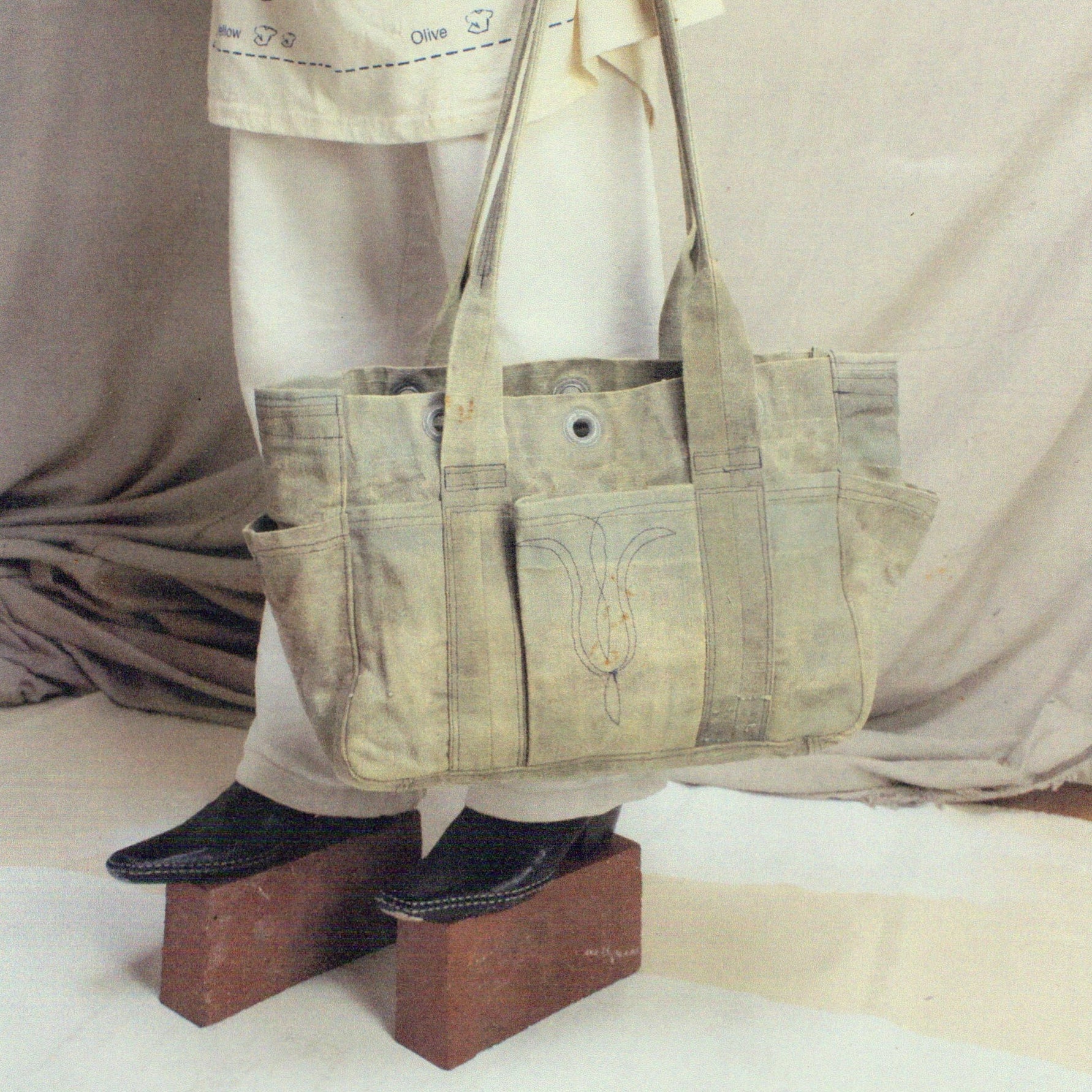8 Pocket Tote Grey – Object From Nothing